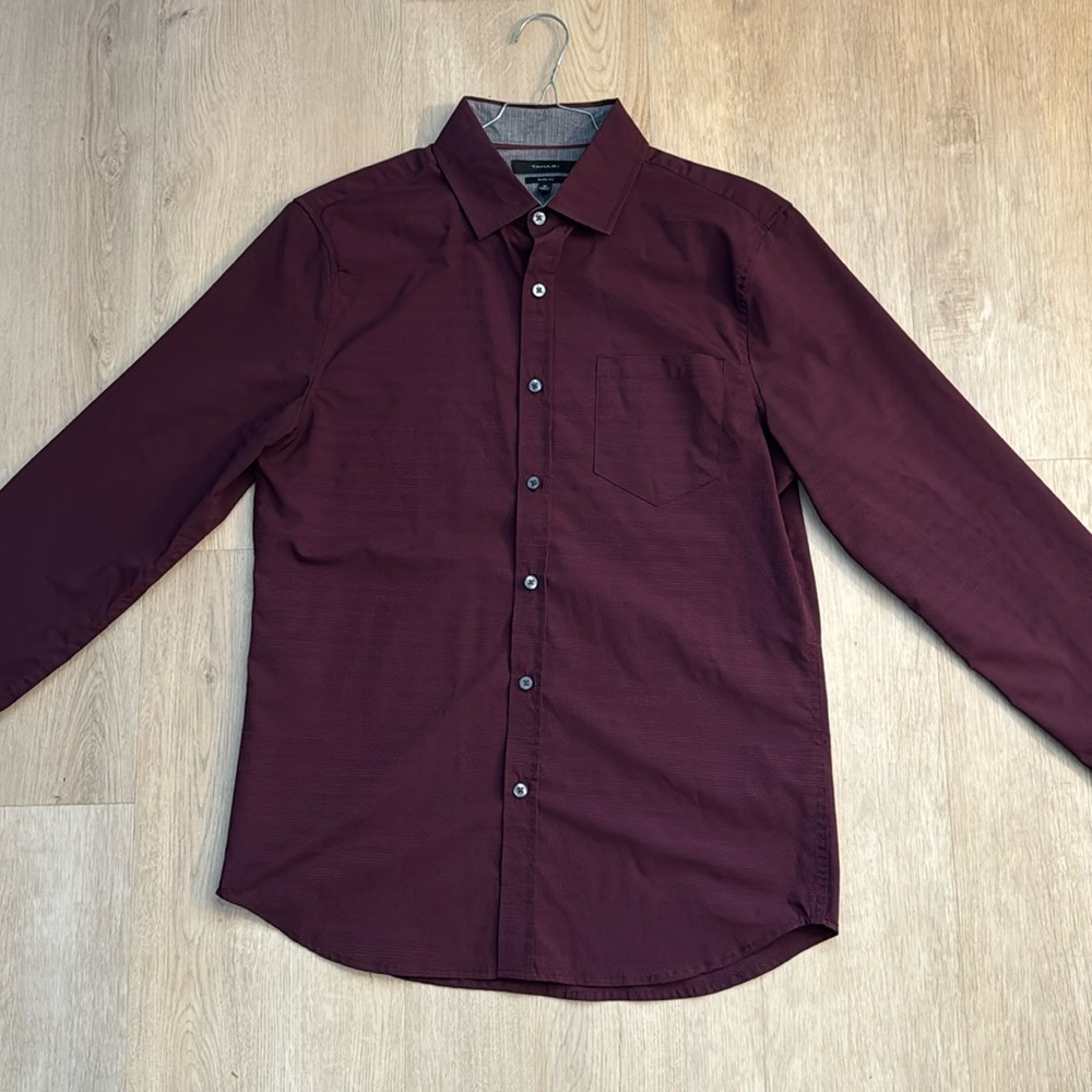 Men's Slim Fit Performance Long Sleeve Dress Shirt